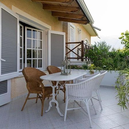 Serene Seaside Bliss - Lush & Secluded Garden Oasis Kalamata Exterior foto