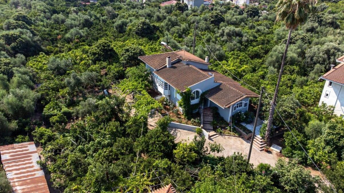 Serene Seaside Bliss - Lush & Secluded Garden Oasis Kalamata Exterior foto